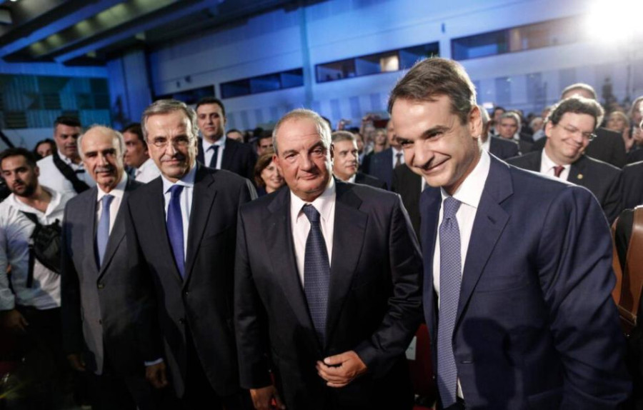 Παρών στην ομιλία Σαμαρά ο Πρωθυπουργός