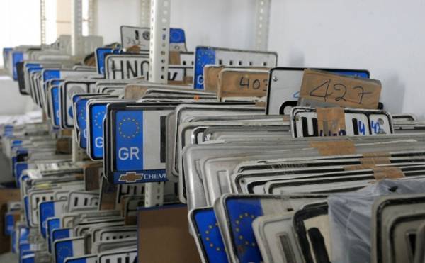 Επιστρέφονται οι άδειες οδήγησης και οι πινακίδες λόγω Πάσχα