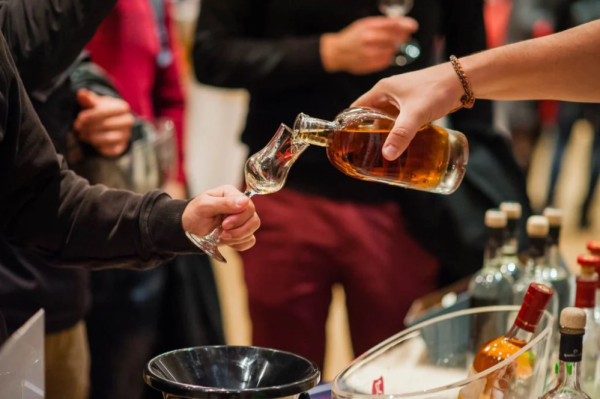 Ελληνικό Απόσταγμα 2023 – Save the spirit: Εκδήλωση γευσιγνωσίας ελληνικών αποσταγμάτων και ποτών στο Ωδείο Αθηνών