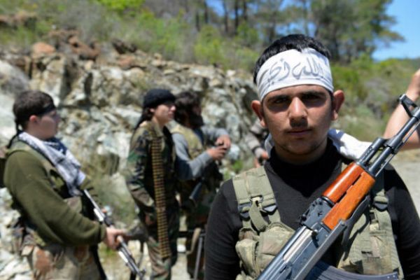 Δεν ανανεώνει το εμπάργκο όπλων η Ε.Ε. στην Συρία- Ανοίγει ο δρόμος για εξοπλισμό των ανταρτών