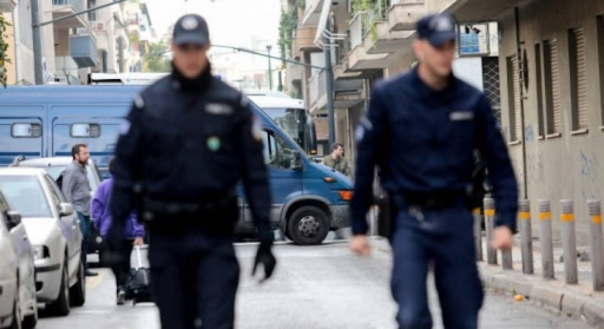 Δέκα προσαγωγές σε επιχείρηση εκκένωσης κτιρίου στην Λιοσίων