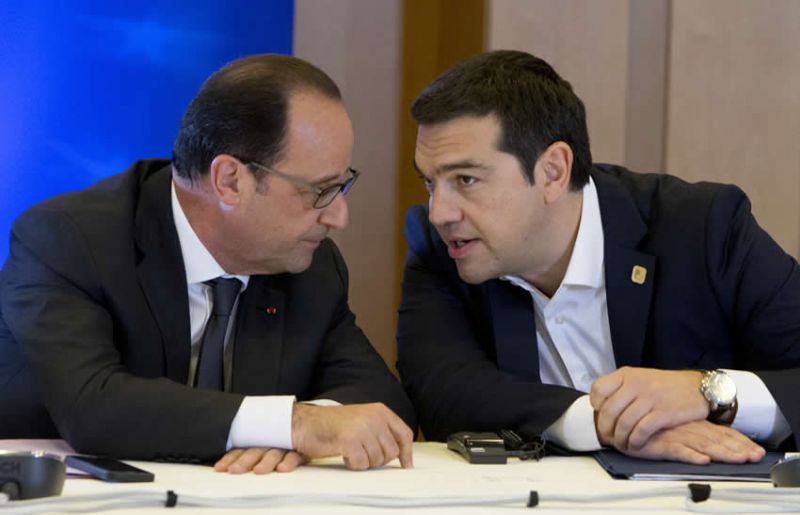 Στις Βρυξέλλες ο Τσίπρας-Βλέπει Γιούνκερ, Ολάντ και... στο βάθος Μέρκελ