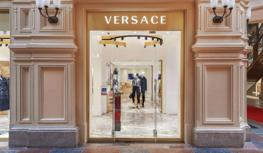 H Versace εντάσσεται στον όμιλο Prada μετά από μακροχρόνια διαπραγμάτευση