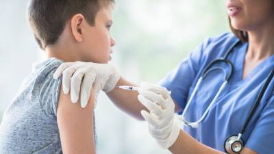 Γερμανία: Παιδιά και έφηβοι να εμβολιαστούν κατά προτεραιότητα