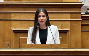 Βατσινά: Είστε η κυβέρνηση της προστασίας των ευάλωτων τραπεζών