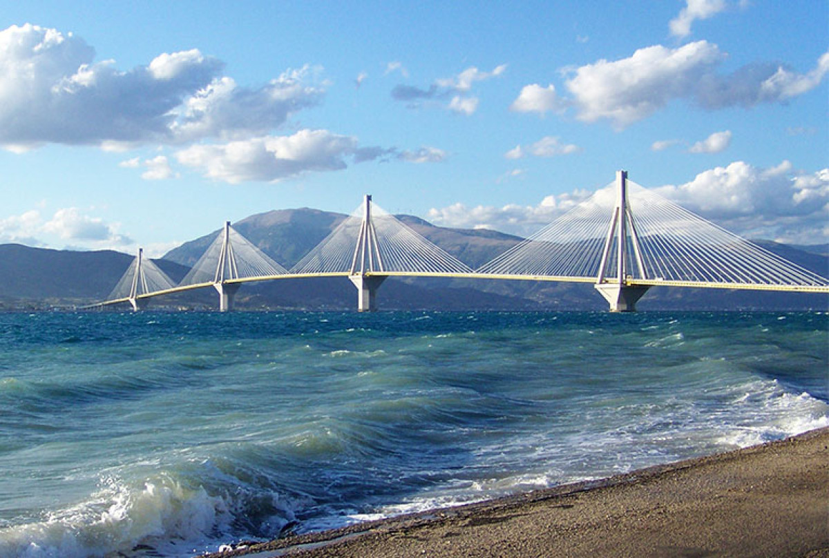 Κλειστή λόγω θυελλωδών ανέμων η γραμμή Ρίο-Αντίρριο-Περιορισμοί και στη γέφυρα