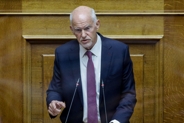 Μητσοτάκης - Παπανδρέου: Κόντρα με άρωμα... Όσκαρ στη Βουλή