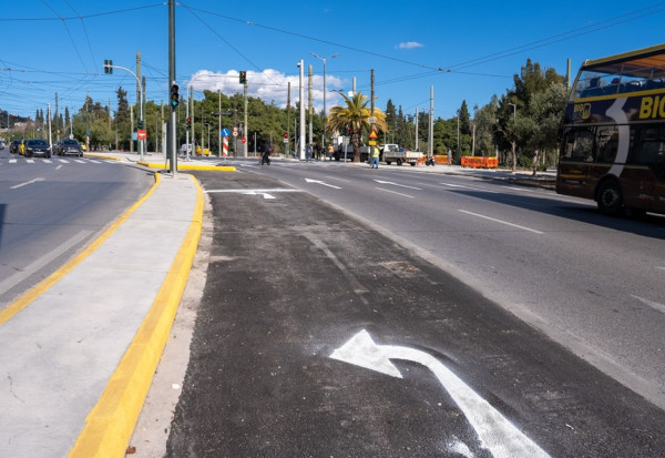 Δήμος Αθηναίων: Κυκλοφοριακή ανάσα για την Πλάκα: Σε λειτουργία η αναστροφή στη Λεωφόρο Αμαλίας