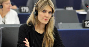 Συγκρούσεις συμφερόντων, στη χρηματοδότηση του ΕΜΑ, είχε καταγγείλλει η Καϊλή