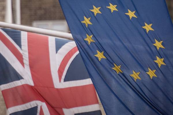 Νέος γύρος αντιπαράθεσης για το Brexit- Οι... άμυνες της ΕΕ