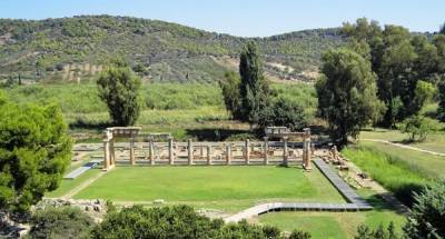 Δέκα αθηναϊκά μνημεία που θα επισκεφθούμε μέσα από παραστάσεις