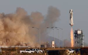 Blue Origin: Πραγματοποιήθηκε η τρίτη επανδρωμένη πτήση στο διάστημα