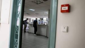 ΑΑΔΕ: Τέλος οι πληρωμές με μετρητά στις εφορίες
