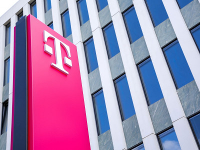 Deutsche Telekom: Πουλά το 51% των τηλεπικοινωνιακών πύργων σε Brookfield-DigitalBridge