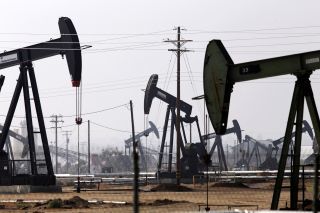 Κέρδη για το πετρέλαιο με τα βλέμματα στον ΟΠΕΚ+
