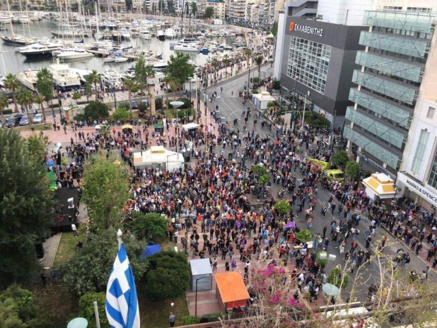 Η δοκιμασία ΣΥΡΙΖΑ στην πλατεία και το «λάθος» του Πειραιά