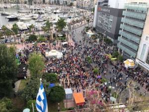 Η δοκιμασία ΣΥΡΙΖΑ στην πλατεία και το «λάθος» του Πειραιά