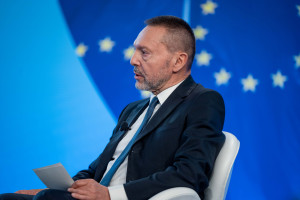 Στουρνάρας: Ο περιορισμός του έμφυλου χάσματος στον οικονομικό αλφαβητισμό αφορά ολόκληρη την ευρωζώνη