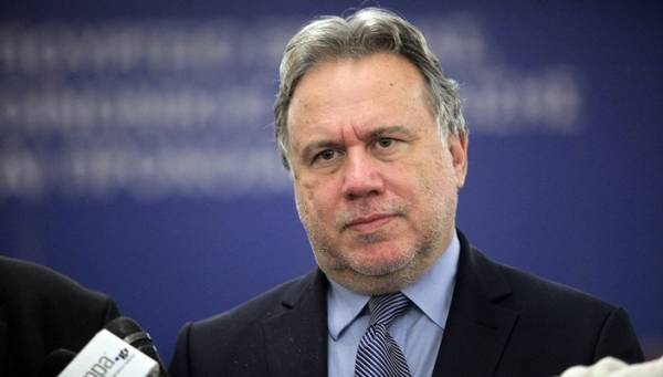 Κατρούγκαλος: Χωρίς αναφορά σε άσματα η Συμφωνία των Πρεσπών