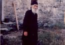 Σε λαϊκό προσκύνημα οι παντόφλες του Γέροντα Παΐσιου