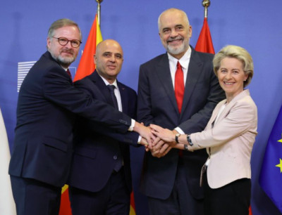 ΕΕ: Έναρξη ενταξιακών διαπραγματεύσεων Βόρειας Μακεδονίας και Αλβανίας