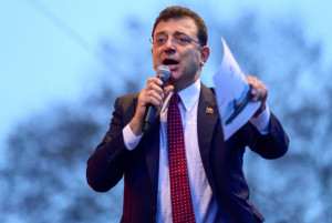 Τουρκία-Σύλληψη Ιμάμογλου: Το Παρατηρητήριο Ανθρωπίνων Δικαιωμάτων ζητά την απελευθέρωση του