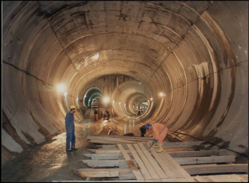 Εορταστικό bonus στην J&amp;P ΑΒΑΞ για το Μετρό