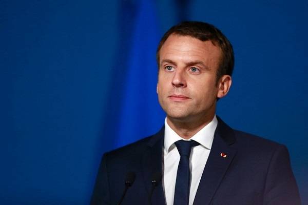 Μακρόν: Πρώτη φορά ζητάμε τέτοιες θυσίες από τους νέους