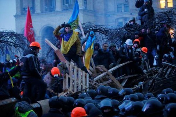 Ουκρανία: Χαραμάδα αισιοδοξίας για συμφωνία- Φόβοι για νέα αιματηρή νύχτα