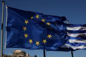 Κομισόν: Δύσκολα θα βγει "λευκός καπνός" μέχρι το Eurogroup - Στα άκρα οι δυο πλευρές