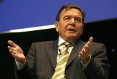 Γκέρχαρντ Σρέντερ: «Ορθή επιλογή η ένταξη της Ελλάδας στο ευρώ»