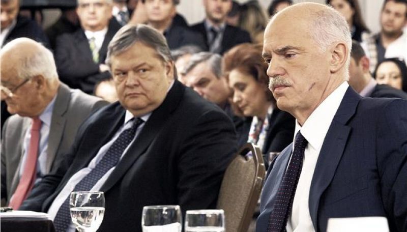 ΠΑΣΟΚ: Βολές κατά Παπανδρέου για την απώλεια της τρίτης θέσης