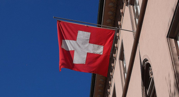 Η ΕΕ προσπαθεί να... διασώσει την ειρηνευτική διάσκεψη στην Ελβετία