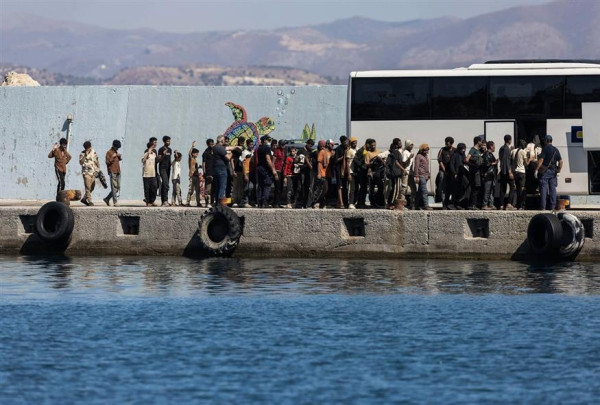 Στη Βουλή το νομοσχέδιο για τη νόμιμη μετανάστευση: Οι βασικές αλλαγές και οι νέες προβλέψεις