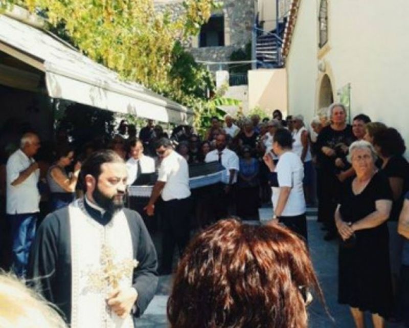 Τραγωδία στην Αίγινα: Θρήνος στο τελευταίο αντίο του καπετάν Στέλιου