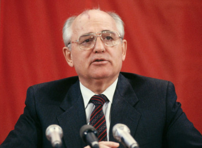 ΗΠΑ, ΟΗΕ και ΕΕ... αποθεώνουν (μετά θάνατον) τον Γκορμπατσόφ