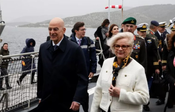 Στη φρεγάτα «Κίμων» η συνάντηση Δένδια – Βοτρέν: Νέα σελίδα στην ναυτική συνεργασία Ελλάδας- Γαλλίας