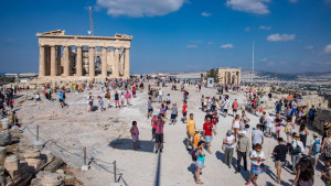 Ταξιδιωτικές εισπράξεις: «Κύμα» Ιταλών τουριστών γέμισε τα ταμεία στο τρίμηνο