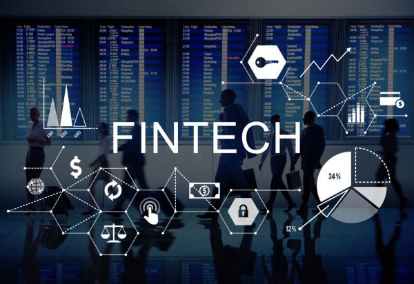 EY: Προς γενικευμένη χρήση οι υπηρεσίες χρηματοοικονομικής τεχνολογίας