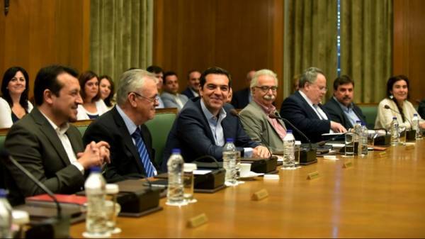 Έκτακτο υπουργικό συμβούλιο για τις φωτιές συγκαλεί ο πρωθυπουργός