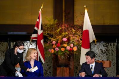 Ηνωμένο Βασίλειο: Υπεγράφη η πρώτη μετά-Brexit συμφωνία με την Ιαπωνία