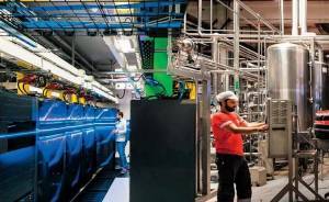 Η Coca-Cola 3E επενδύει 79,9 εκατ. ευρώ σε Έλληνες προμηθευτές