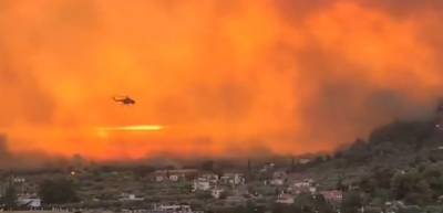 Φωτιά στη Βαρυμπόμπη: Δεκάδες σπίτια και επιχειρήσεις έχουν γίνει στάχτη