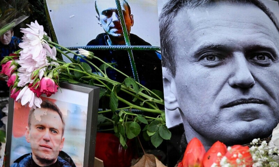 Η σορός του Ναβάλνι παραδόθηκε στη μητέρα του