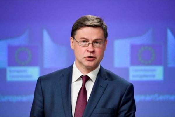 Ντομπρόβσκις: Απαραίτητη η φορολογία των ψηφιακών υπηρεσιών σε διεθνές επίπεδο