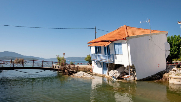 Παράταση και νέες ρυθμίσεις για την αποκατάσταση κτιρίων πληγέντων από τις πλημμύρες Σεπτεμβρίου 2023