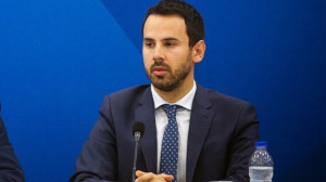 ΝΔ: Ο Κασσελάκης έδειξε πώς αντιλαμβάνεται την ελευθερία του Τύπου