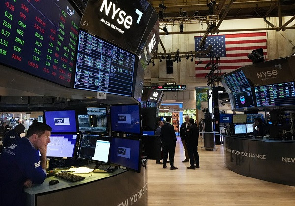 Στο «κόκκινο» η Wall Street μετά την ανάπαυλα της 4ης Ιουλίου