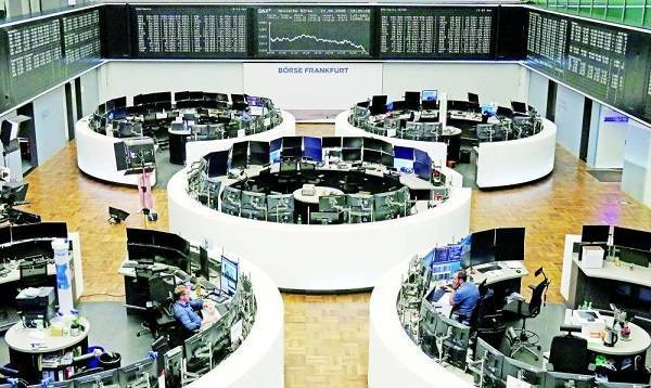 Στο «κόκκινο» τα ευρωπαϊκά χρηματιστήρια- Ανησυχία για την Όμικρον