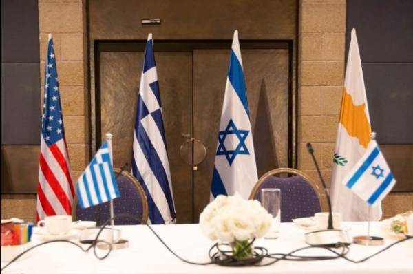 Η επέκταση της τετραμερούς συνεργασίας συμφωνήθηκε στην ενεργειακή διάσκεψη